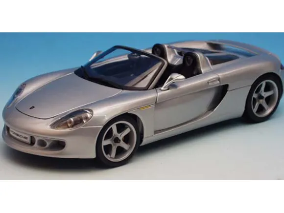 Maisto Porsche Carrera GT pienoismalli jalustalla